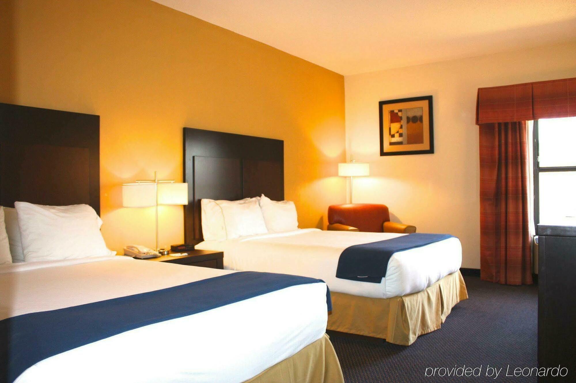 Holiday Inn Express Hillsborough-Durham Area By Ihg Exteriör bild